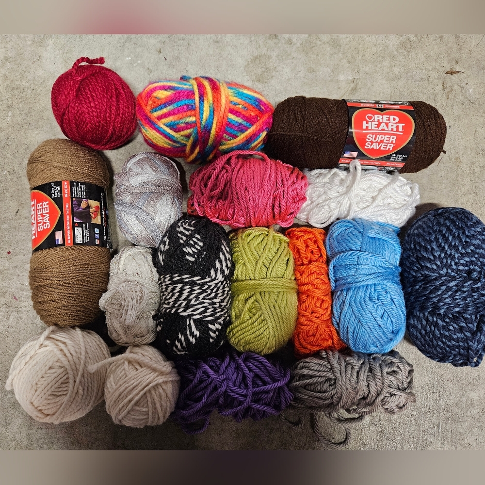 Lot of yarn, new and used